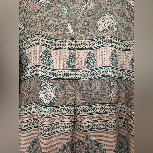 ✨ Guru Silk Paisley Top - Picture 10 of 14